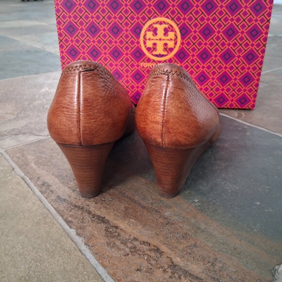 Tory Burch Wedge Pump Heel - Picture 2 of 7
